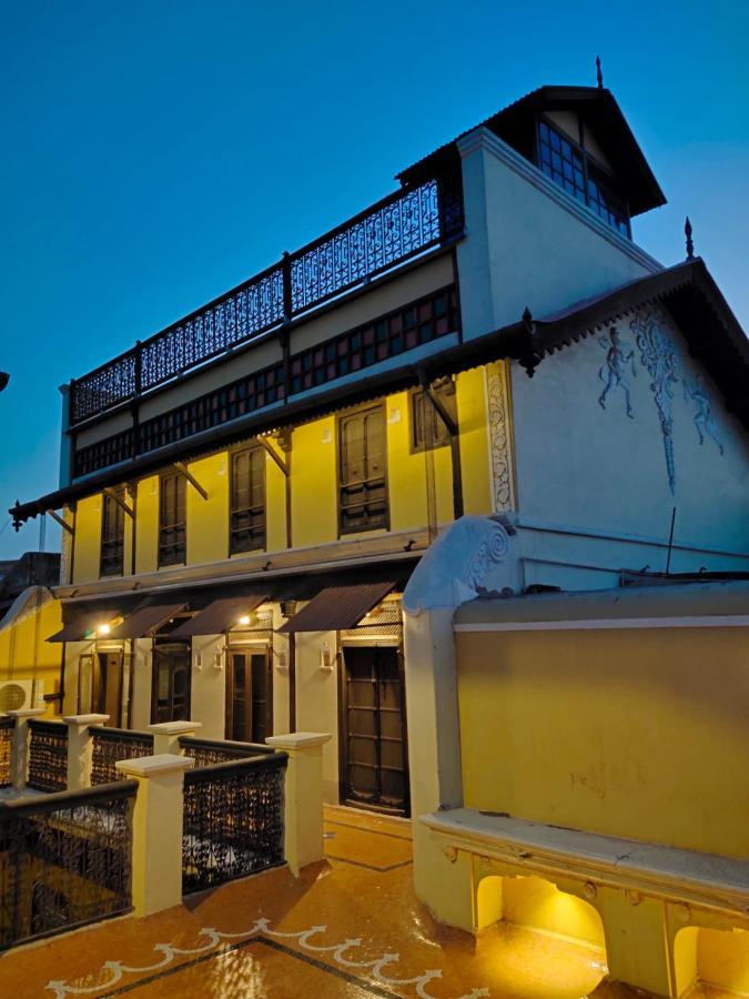 Deewanji Ni Haveli Bed & Breakfast Ahmedabad Bagian luar foto