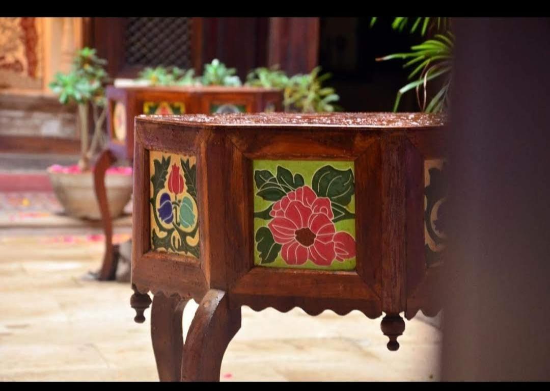 Deewanji Ni Haveli Bed & Breakfast Ahmedabad Bagian luar foto