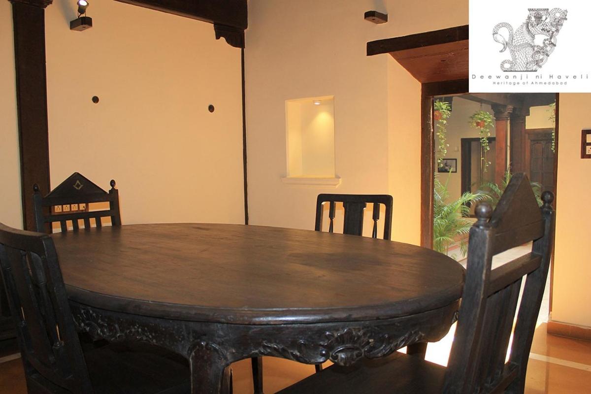Deewanji Ni Haveli Bed & Breakfast Ahmedabad Bagian luar foto
