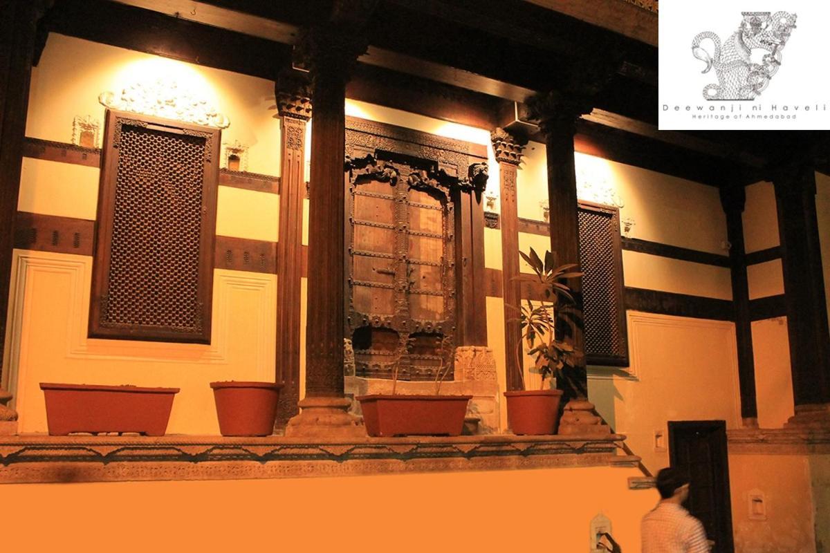 Deewanji Ni Haveli Bed & Breakfast Ahmedabad Bagian luar foto