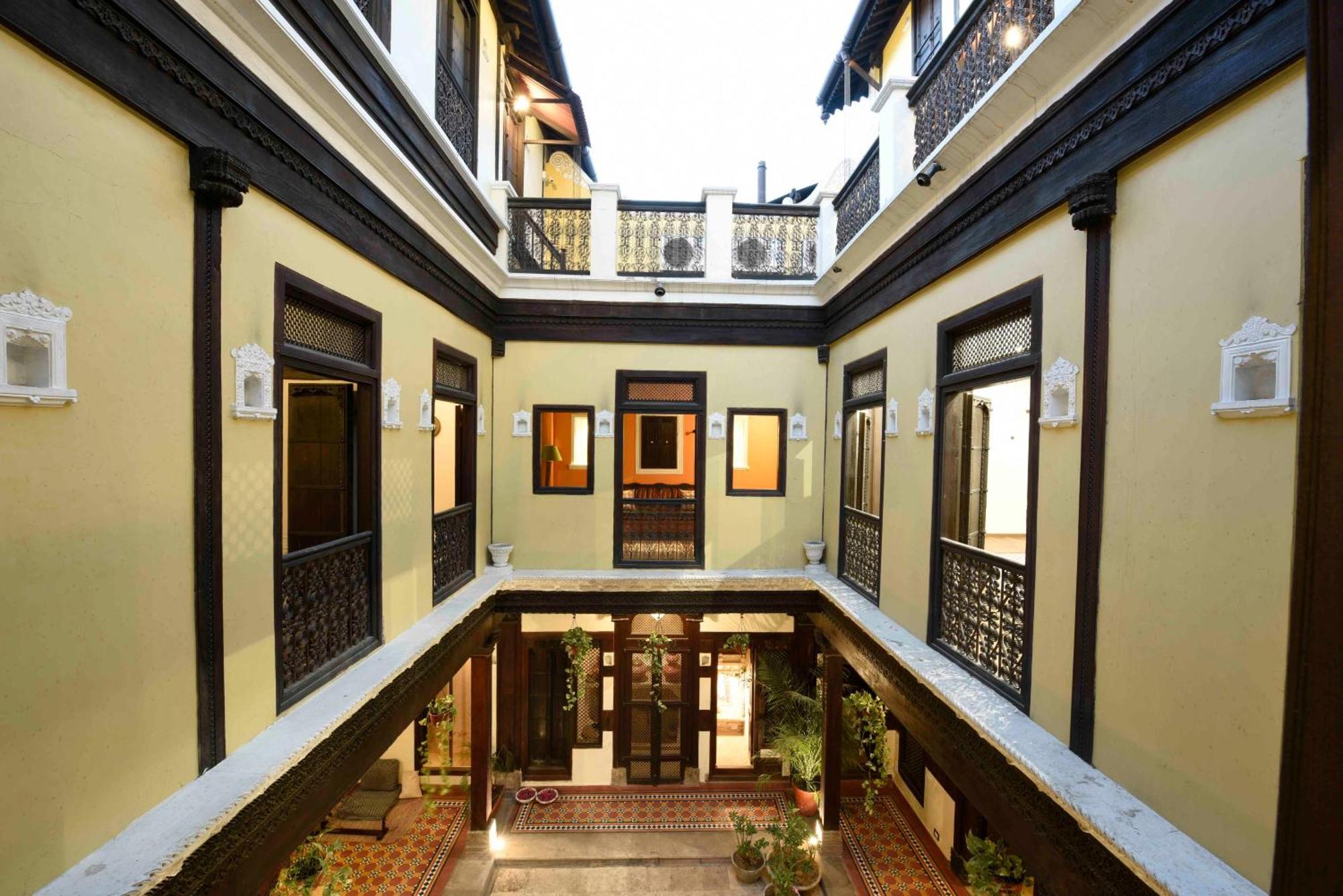 Deewanji Ni Haveli Bed & Breakfast Ahmedabad Bagian luar foto
