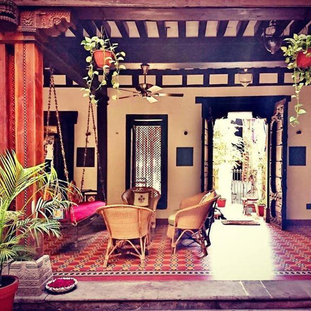 Deewanji Ni Haveli Bed & Breakfast Ahmedabad Bagian luar foto