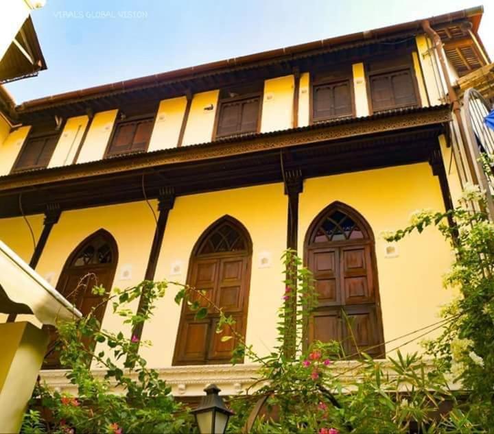 Deewanji Ni Haveli Bed & Breakfast Ahmedabad Bagian luar foto