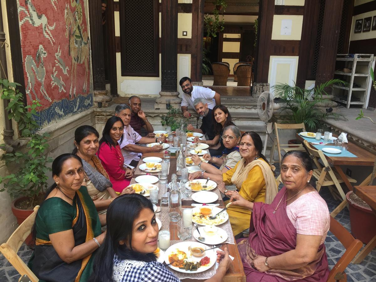 Deewanji Ni Haveli Bed & Breakfast Ahmedabad Bagian luar foto
