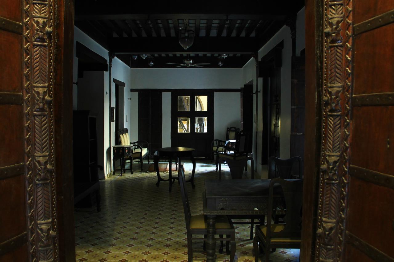 Deewanji Ni Haveli Bed & Breakfast Ahmedabad Bagian luar foto