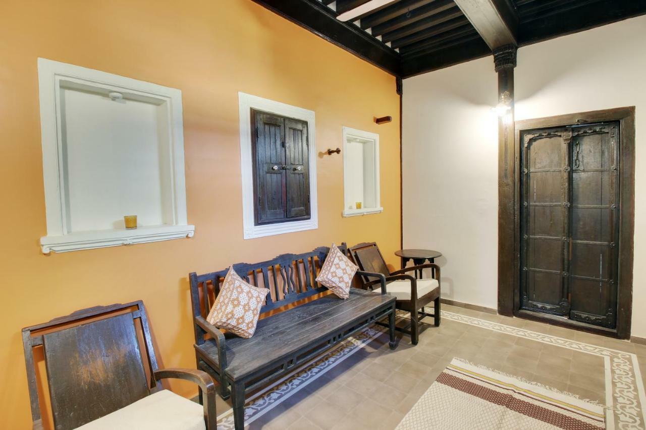 Deewanji Ni Haveli Bed & Breakfast Ahmedabad Bagian luar foto