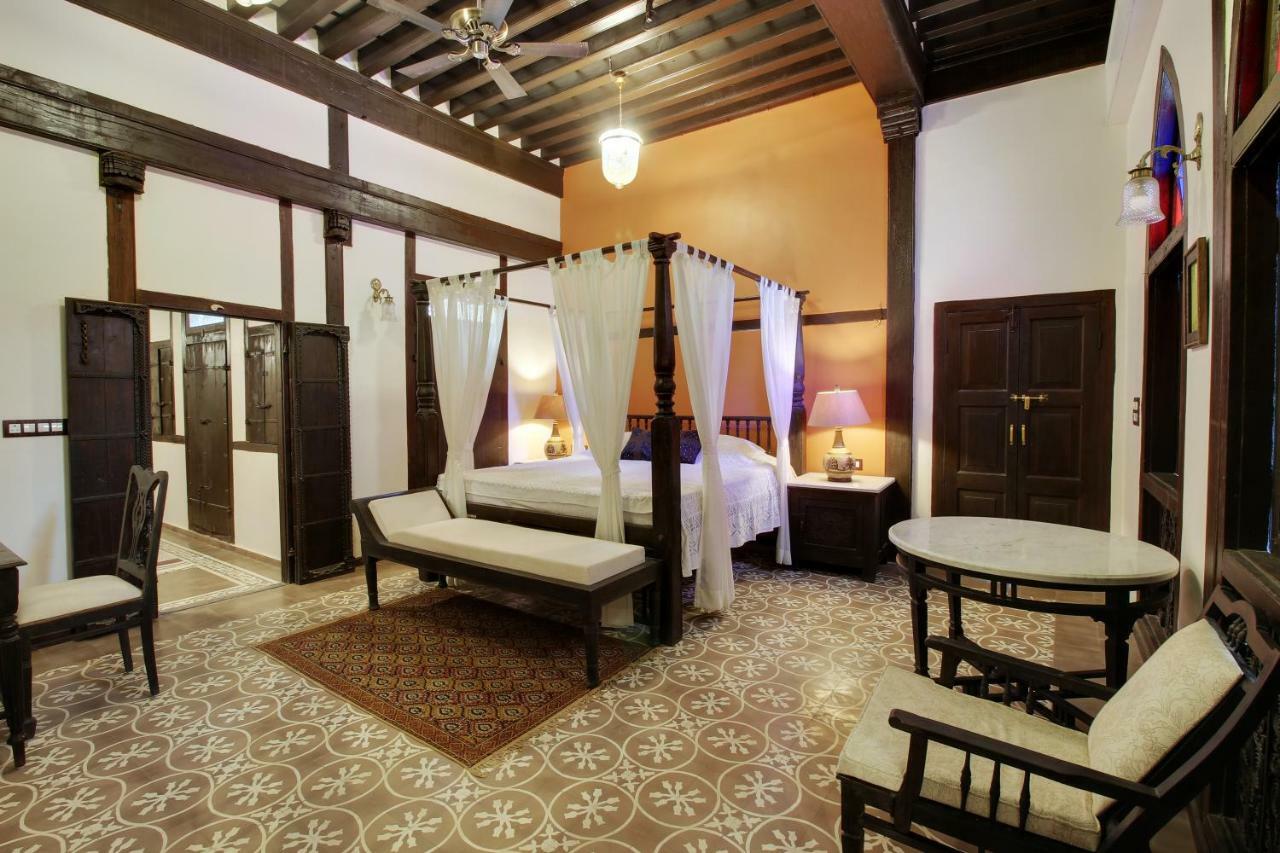 Deewanji Ni Haveli Bed & Breakfast Ahmedabad Bagian luar foto